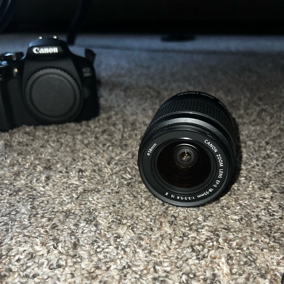 Canon 2728C002 EOS 2000D 18-55mm III Lens 24.1MP DSLR Camera - Picture 5 of 11